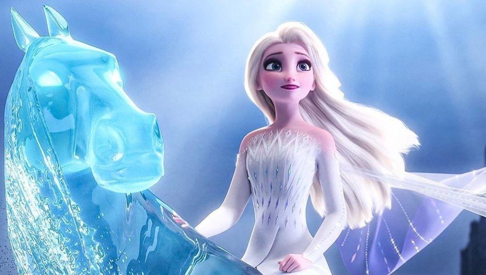 La Voz de Elsa en Frozen en España. Ana Esther Alborg voz de Elsa en España, película Frozen
